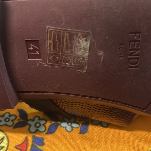 Sandals - Picture 3 of 4